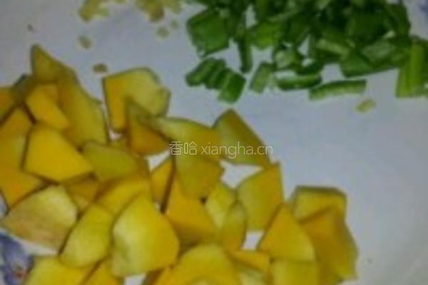 南瓜牛肉咖喱炒饭的做法图解1