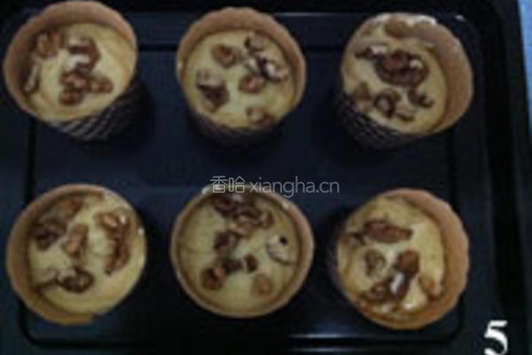 桃仁麦芬蛋糕的做法图解5