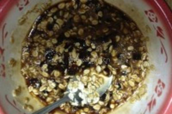 给妈妈做的一一一蜜枣燕麦饼干的做法图解3