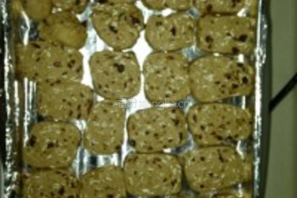 给妈妈做的一一一蜜枣燕麦饼干的做法图解6