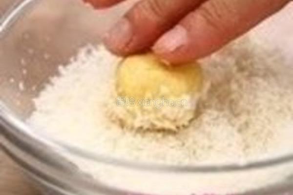香酥椰子饼的做法图解2