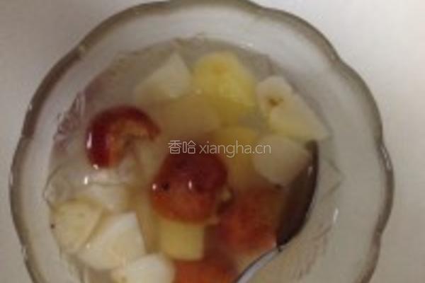 水果甜汤的做法图解1