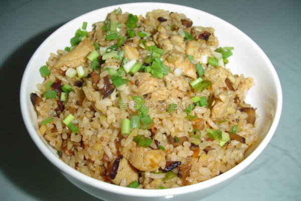香菇鸡丁炒饭