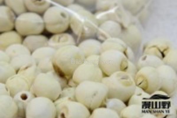 银耳雪莲羹的做法图解2