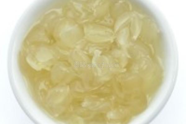 银耳雪莲羹的做法图解3