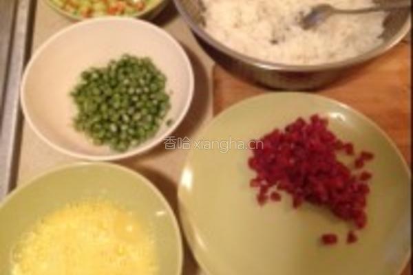黄金蛋炒饭的做法图解2