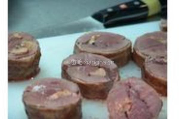 小羊腿肉瓤鸭肝配迷迭香汁的做法图解3