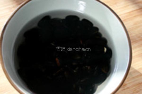 黑豆浆&黑豆培根饼的做法图解1