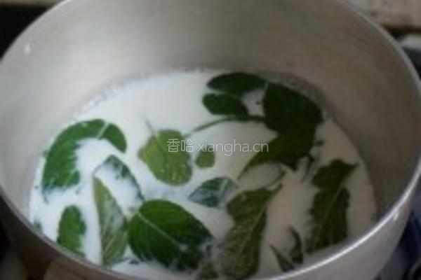 薄荷黑巧冰淇淋的做法图解2