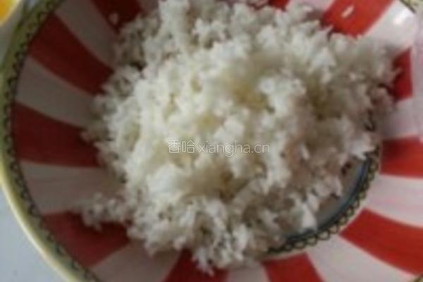 母亲节之黄金蛋炒饭的做法图解1