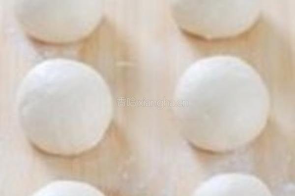 红豆沙花包的做法图解1