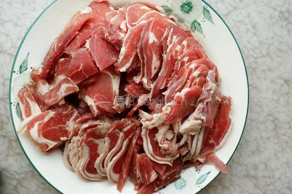 孜然羊肉的做法图解1