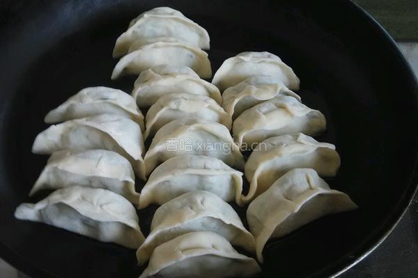 猪肉芹菜馅锅烙的做法图解7