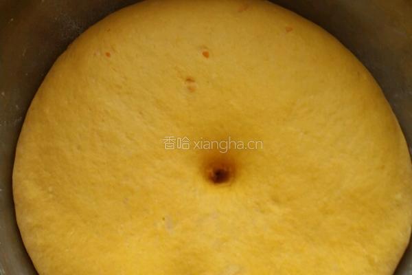 南瓜葫芦娃豆沙包的做法图解2