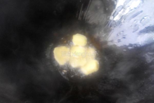 口味辣鸭的做法图解1