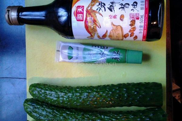 芥末黄瓜的做法图解1