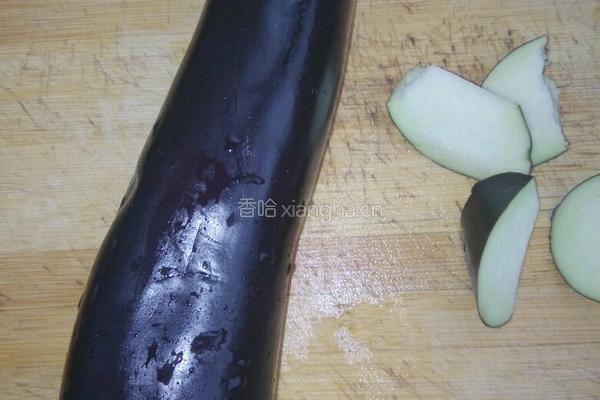 蒜香茄块的做法图解1