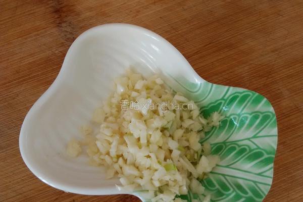 蒜蓉粉丝金针菇的做法图解3