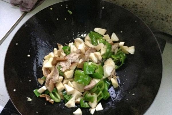 肉片鸡腿菇的做法图解4