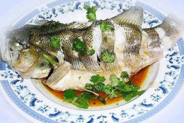 清蒸鲈鱼