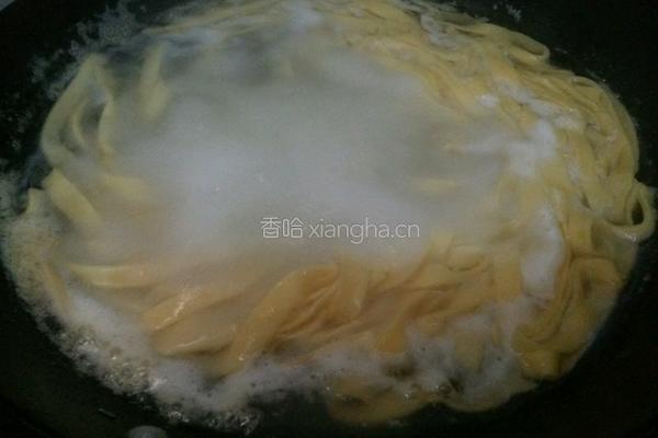 手擀南瓜面的做法图解10