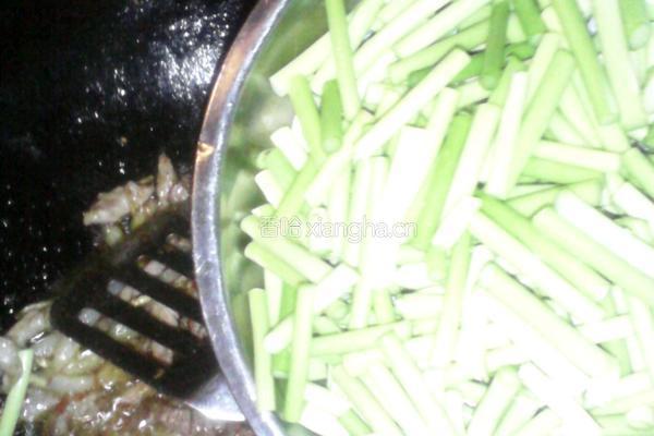 蒜苔炒肉的做法图解7