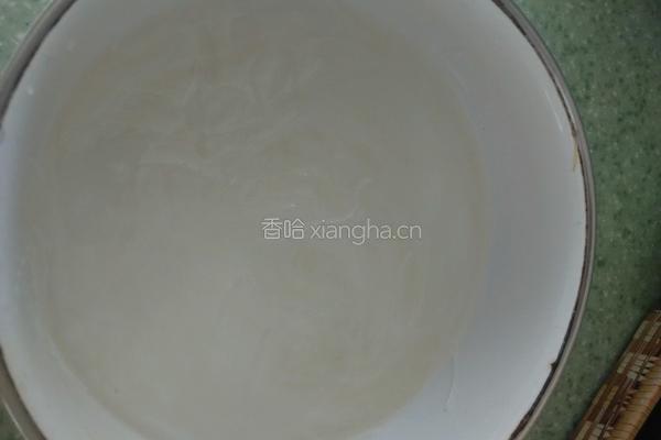 蒜蓉粉丝金针菇的做法图解2