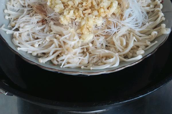 蒜蓉粉丝金针菇的做法图解6