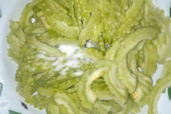 苦瓜肉丝的做法图解1