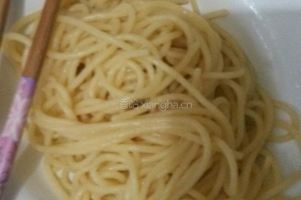 西红柿鸡蛋意面的做法图解2