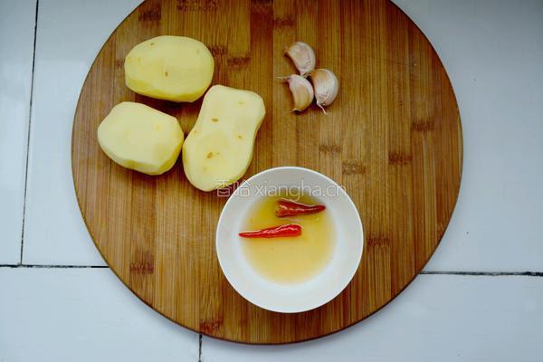 泡椒土豆片的做法图解1