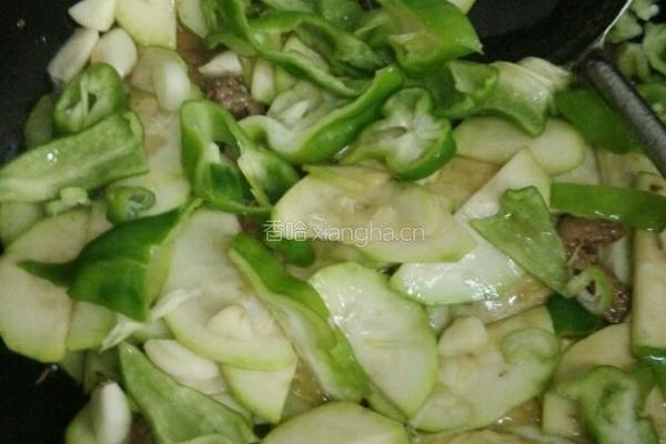 西葫芦炒肉的做法图解4
