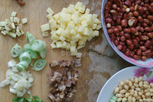 什锦炒饭的做法图解1