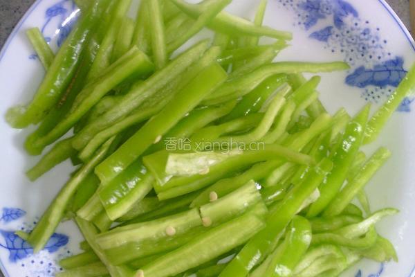 青椒炒肉的做法图解3