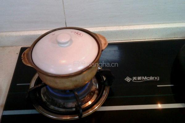 雪梨银耳养颜羹的做法图解8