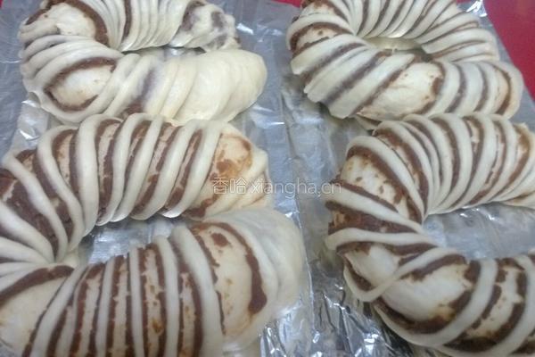 豆沙卷面包的做法图解6