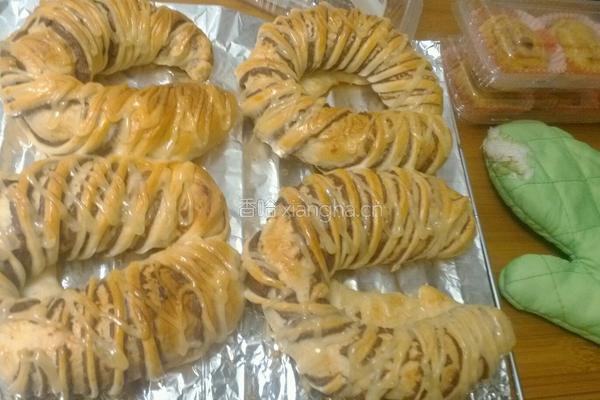 豆沙卷面包的做法图解9