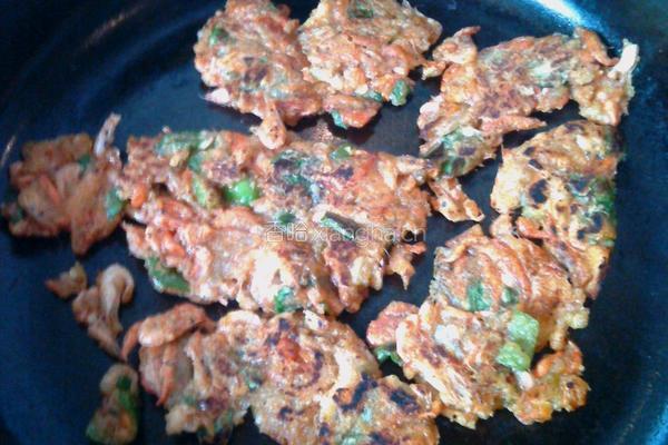 香酥小虾饼的做法图解3