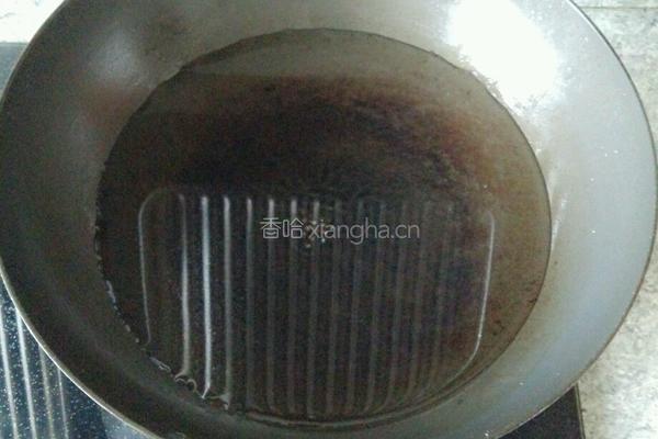 茄子土豆青椒面的做法图解1