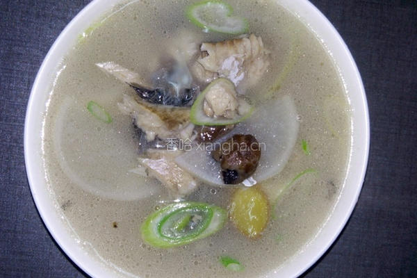 鲫鱼萝卜汤