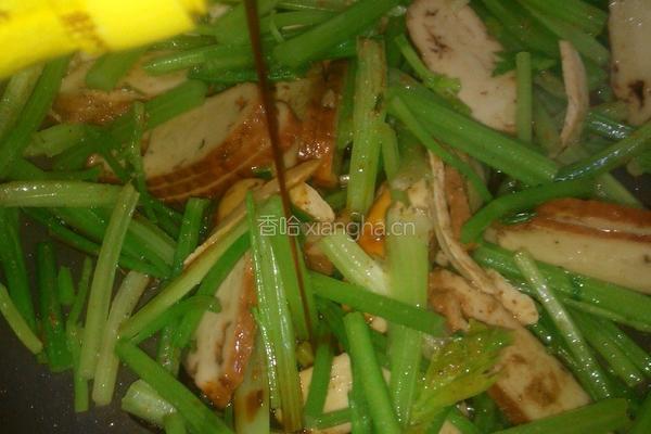 药芹炒香干的做法图解5