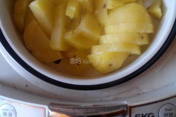 土豆糯米饼的做法图解1