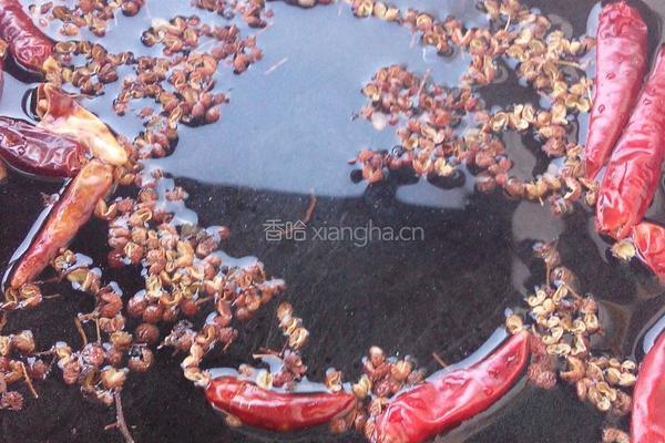 香辣花生的做法图解1