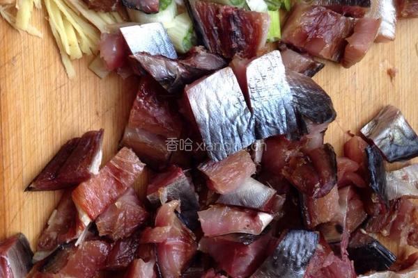 鲐鱼刀削面的做法图解1