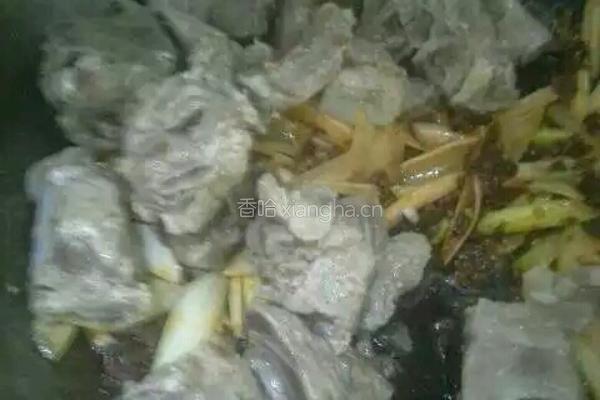 辣炒排骨的做法图解5