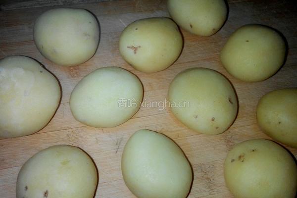 椒盐小土豆的做法图解2