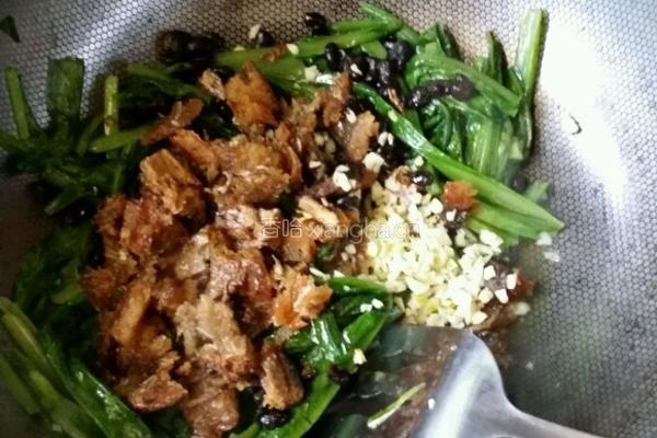 豆豉鲮鱼炒油麦菜的做法图解4