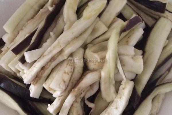 蚝油茄条的做法图解2