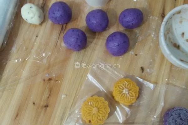 印花糯月饼的做法图解2