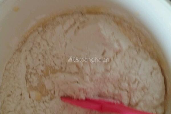 甜提干碎核桃香蕉马芬的做法图解5